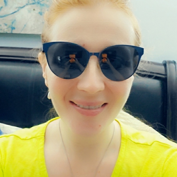 Tory Burch Sunglasses - Picture 5 of 8